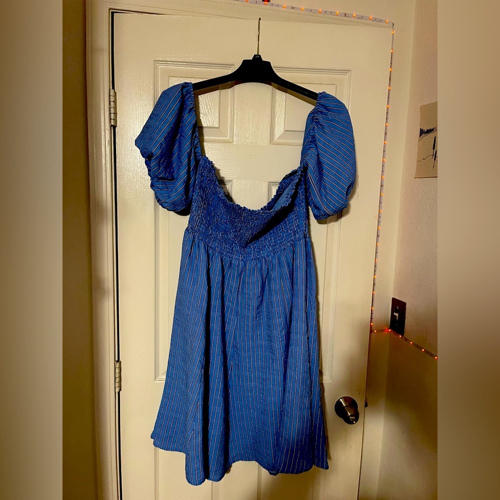 Forever 21, size 2x, blue with white and black stripes.